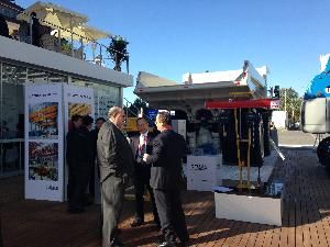 ���R�񅢼�BICES2013�������̙C(j��)еչ